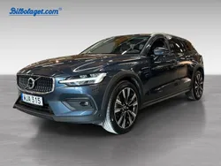 Blå Begagnad 2023 Volvo V60 CC Plus Kombi | 429 000 kr (Marknadspris)