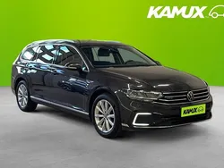 Silver/grå Begagnad 2021 VW Passat GTE Kombi | 199 700 kr (Bra pris)