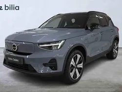 Grå Begagnad 2023 Volvo XC40 Single Motor SUV | 349 000 kr