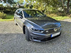 Grå Begagnad 2017 VW Passat GTE Kombi | 147 000 kr (Bra pris)
