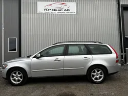 Ljusgrå Begagnad 2006 Volvo V50 Momentum Kombi | 37 000 kr (Marknadspris)