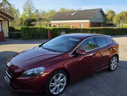 Röd Begagnad 2013 Volvo V40 Summum Kombi | 111 900 kr (Marknadspris)