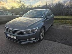 Grå Begagnad 2016 VW Passat GT Kombi | 129 900 kr (Marknadspris)