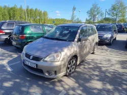 Brun Begagnad 2006 Suzuki Liana Halvkombi | 4 000 kr