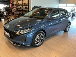 Blå Ny 2024 Hyundai i20 Essential Halvkombi | 273 400 kr (Marknadspris)