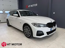 Vit Begagnad 2021 BMW 330e M Sport Kombi | 349 900 kr (Marknadspris)
