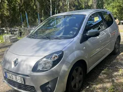 Silver Begagnad 2012 Renault Twingo Halvkombi | 35 000 kr (Marknadspris)