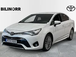 Vit Begagnad 2015 Toyota Avensis Executive Sedan | 119 000 kr
