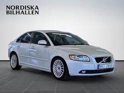 Vit Begagnad 2011 Volvo S40 Momentum Sedan | 99 795 kr (Dyr)