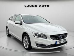 Vit Begagnad 2016 Volvo V60 Momentum Kombi | 159 900 kr (Lite dyr)