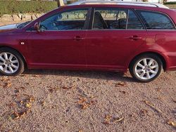 Röd Begagnad 2005 Toyota Avensis Kombi | 26 800 kr (Marknadspris)