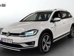 Vit Begagnad 2018 VW Golf Alltrack Kombi | 204 900 kr (Marknadspris)