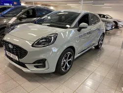 Grå (silver) Ny 2024 Ford Puma ST-Line SUV | 282 900 kr (Marknadspris)