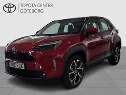 Röd Begagnad 2022 Toyota Yaris Cross Active SUV | 269 900 kr (Marknadspris)
