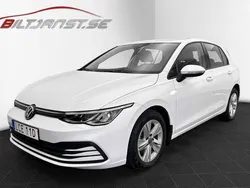 Vit Begagnad 2022 VW Golf VIII Halvkombi | 229 800 kr (Marknadspris)
