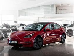 Röd metallic Begagnad 2022 Tesla Model 3 Sedan | 319 000 kr (Marknadspris)