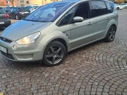 Grå Begagnad 2010 Ford S-MAX S Minibuss | 36 000 kr (Marknadspris)