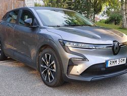 Grå Begagnad 2023 Renault Mégane Halvkombi | 275 000 kr (Marknadspris)