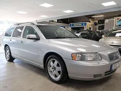 Ljusgrå Begagnad 2007 Volvo V70 Momentum Kombi | 59 500 kr (Marknadspris)