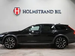 Svart Begagnad 2021 Volvo V90 CC Kombi | 374 900 kr (Marknadspris)