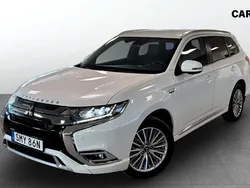 Vit (white) Begagnad 2019 Mitsubishi Outlander P-HEV Kombi | 249 900 kr (Marknadspris)