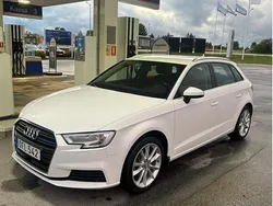 Vit Begagnad 2017 Audi A3 Sportback Comfort Halvkombi | 150 000 kr (Marknadspris)
