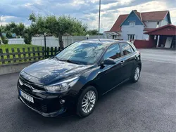 Svart Begagnad 2018 Kia Rio Halvkombi | 120 000 kr (Marknadspris)