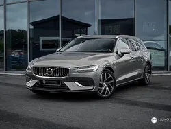 Grå Begagnad 2022 Volvo V60 Kombi | 339 900 kr (Marknadspris)
