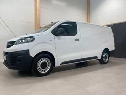 Vit Begagnad 2023 Opel Vivaro Business Van | 369 900 kr (Marknadspris)