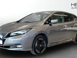 Grå (grey) Begagnad 2023 Nissan Leaf N-Connecta Halvkombi | 274 900 kr (Lite dyr)