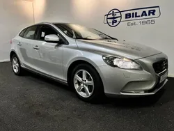 Silver Begagnad 2015 Volvo V40 Kinetic Kombi | 144 000 kr (Marknadspris)