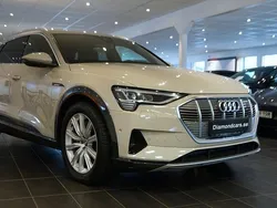Brun Begagnad 2020 Audi e-tron SUV | 488 900 kr