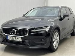 Svart Begagnad 2022 Volvo V60 CC Kombi | 240 000 kr (Superpris)