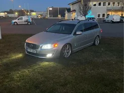 Grå Begagnad 2011 Volvo V70 Momentum Kombi | 79 500 kr (Marknadspris)