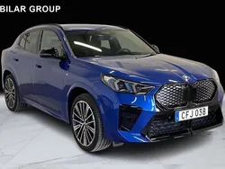 Blå Begagnad 2024 BMW iX2 M Sport SUV | 619 000 kr