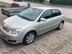 Silver Begagnad 2005 Toyota Corolla Halvkombi | 50 000 kr (Marknadspris)