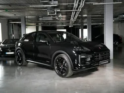 Begagnad 2025 Porsche Cayenne Turbo S SUV | 2 495 000 kr