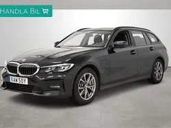 Svart Begagnad 2020 BMW 330e Sport Line Kombi | 269 900 kr (Marknadspris)
