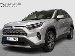 Silver Begagnad 2024 Toyota RAV4 Hybrid Executive SUV | 449 900 kr (Bra pris)
