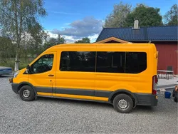Gul Begagnad 2018 Ford Transit Kombi | 115 000 kr