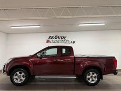 Mörkröd (rödmetallic) Begagnad 2014 Isuzu D-Max Van | 124 500 kr (Bra pris)