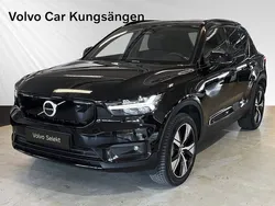Svart Begagnad 2022 Volvo XC40 Plus SUV | 334 900 kr