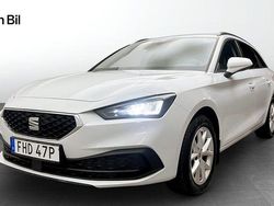 Vit (nevada white metallic) Begagnad 2021 Seat Leon Style Kombi | 203 900 kr (Lite dyr)