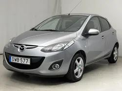 Grå Begagnad 2015 Mazda 2 | 64 800 kr