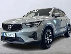 Grå Begagnad 2023 Volvo XC40 Core SUV | 345 000 kr (Marknadspris)