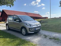 Silver Begagnad 2016 VW up! high up! Halvkombi | 76 000 kr (Marknadspris)