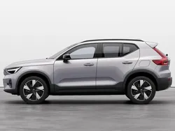 Grön Begagnad 2023 Volvo XC40 Plus SUV | 562 900 kr