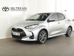 Silver Begagnad 2024 Toyota Yaris Hybrid Style Halvkombi | 279 900 kr (Lite dyr)