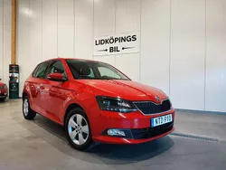 Röd Begagnad 2015 Skoda Fabia Elegance Halvkombi | 76 000 kr (Marknadspris)