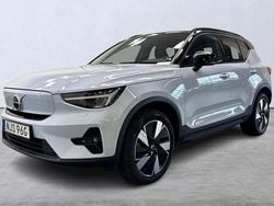 Ljusblå (blå) Begagnad 2023 Volvo XC40 Plus SUV | 429 500 kr (Marknadspris)